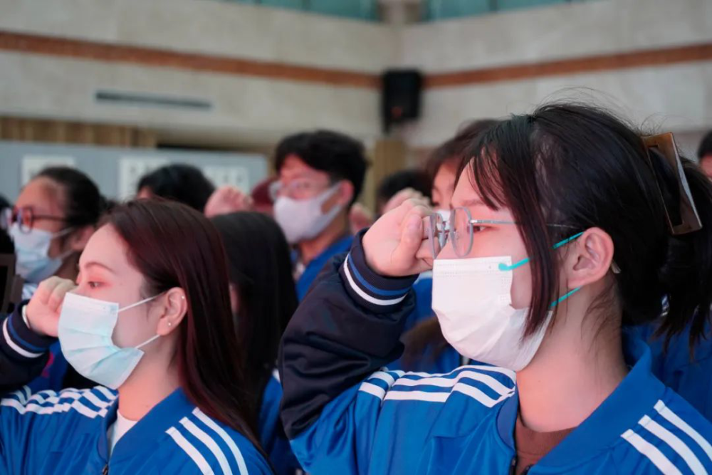 青春绽放黄科院黄河科技学院举行新生入学宣誓