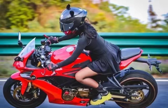 "穿最短的裙,骑最野的车!"江苏23岁美女意外身亡,却被骂惨了