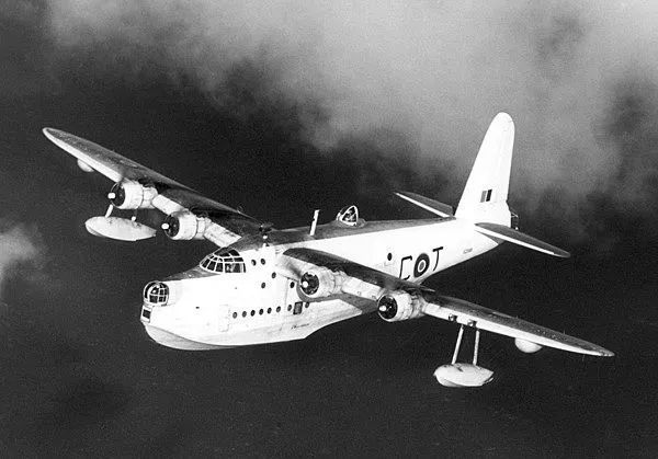 生于战火纷飞,死于博弈的银色之翼,国泰航空客机1954年海南岛误击事件