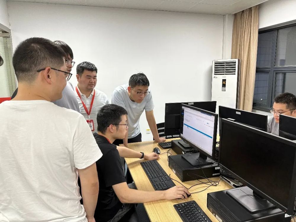 本次演练为绍兴银行真实业务切换演练,通过美创灾备集中管控平台,有序