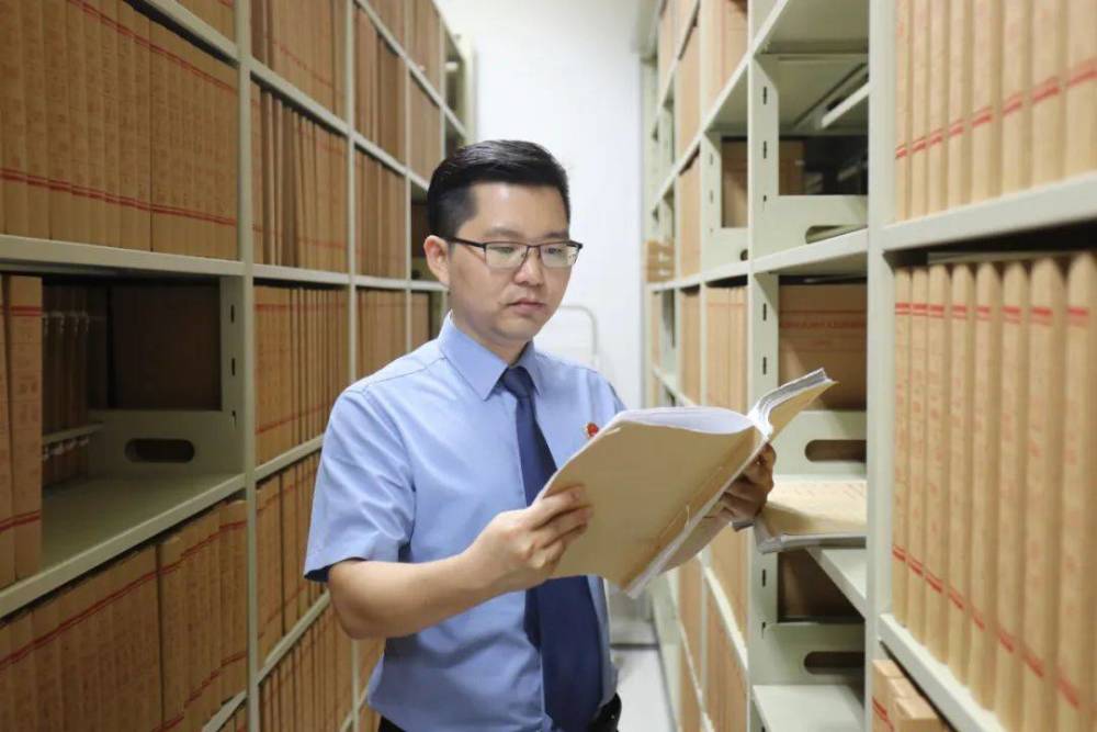 谢文凯:向下扎根 向上生长_腾讯新闻