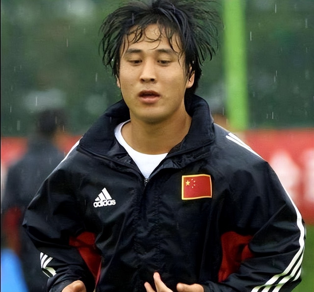 46岁祁宏两鬓斑白身材臃肿,任青训总监年薪10万_腾讯新闻