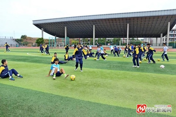 麻阳锦江中学第六届校园足球班级联赛开幕