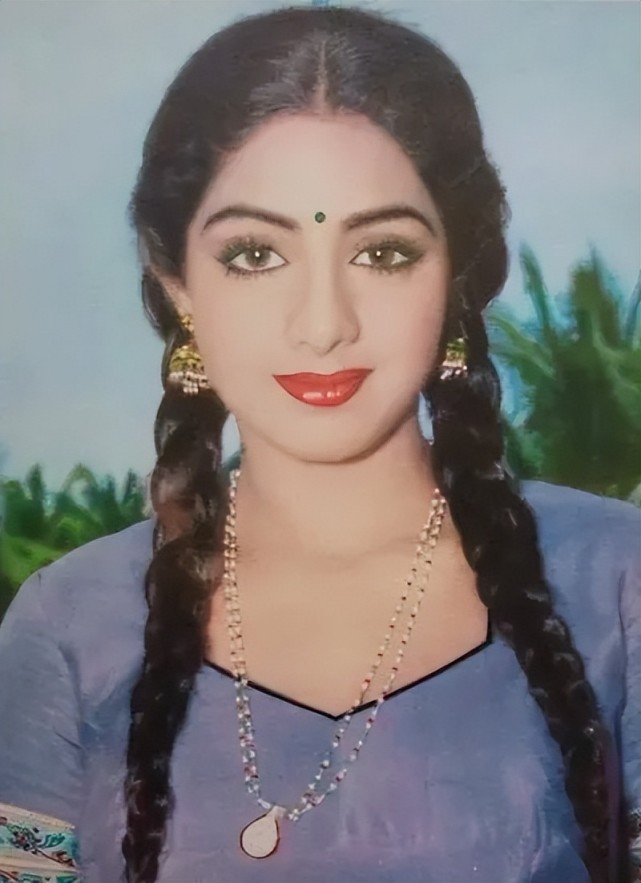 希里黛玉:从低种姓下民到印度国宝级演员,她54岁的一生既传奇又让人