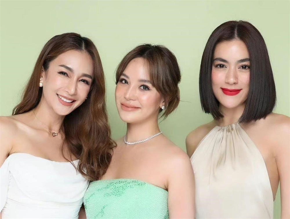 泰国3台继承人tu大婚身穿1亿铢顶级钻石婚纱现场堪比颁奖礼
