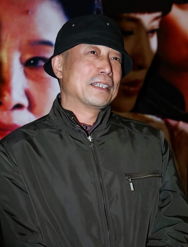 演员孙海英辟谣回国消息,称现在言论自由很开心,没啥事不会回来