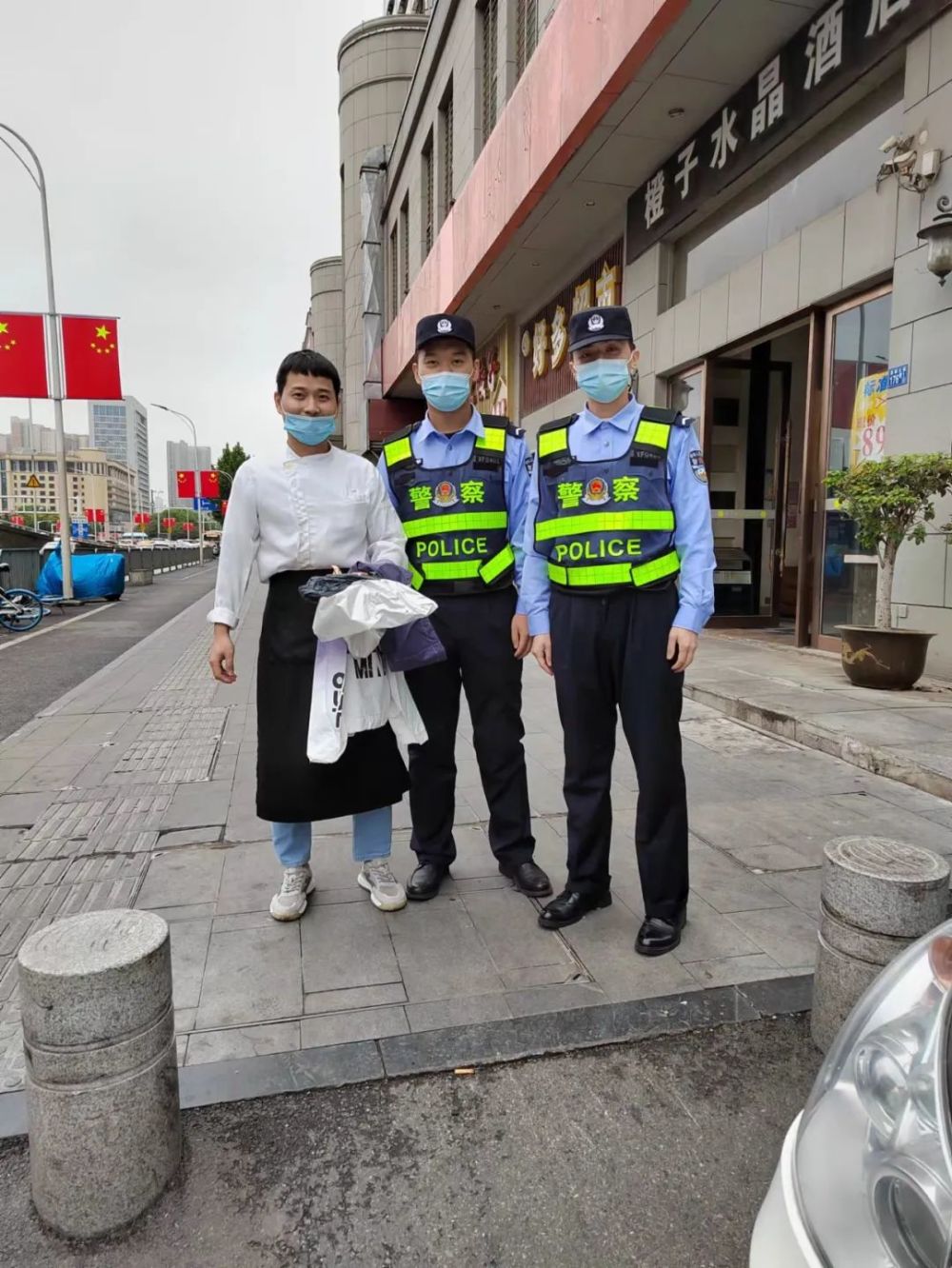 一線傳真如果青春有顏色我們選擇警察藍