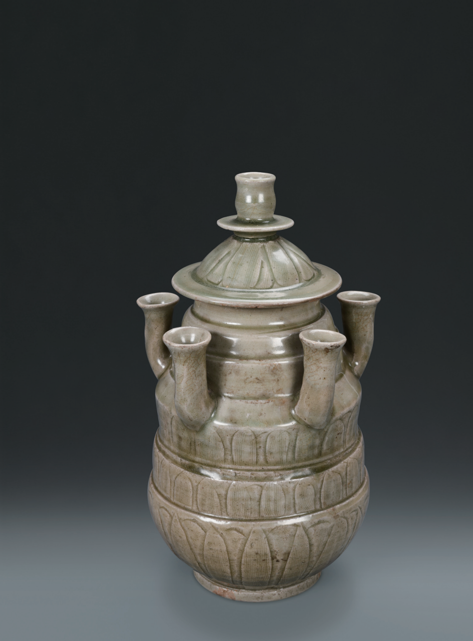 《广州博物馆藏龙泉瓷器》:400余件藏品尽显青绿之美_腾讯新闻
