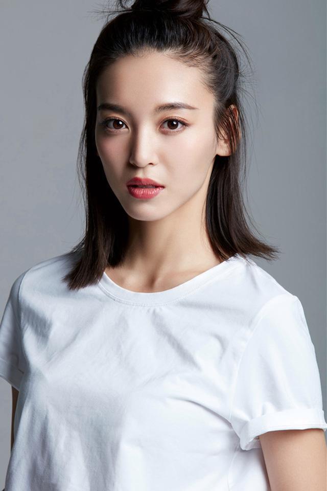 尤靖茹发文否认是刘恺威的女朋友疑似杨幂粉丝发文嘲讽刘恺威