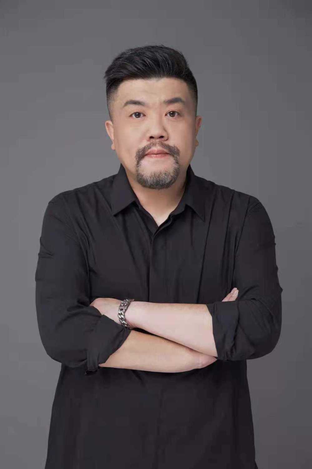 2017年,执导德云社相声《我要幸福》改编的同名电影《相声大电影之我