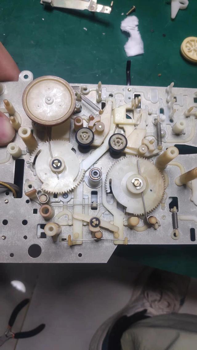 夏普575收录机机芯拆解_腾讯新闻