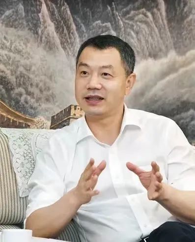 宝山区委书记陈杰蓝天白云下的科创之城幸福之城区委书记民生访谈