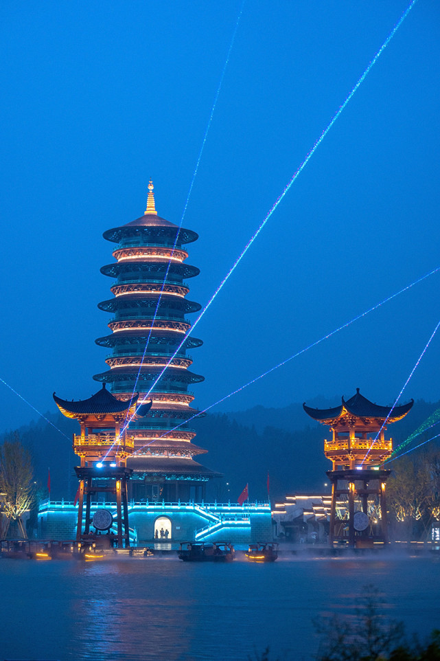 火了这么多年的婺源,终于有了新去处,惊艳夜景独此一份-腾讯新闻