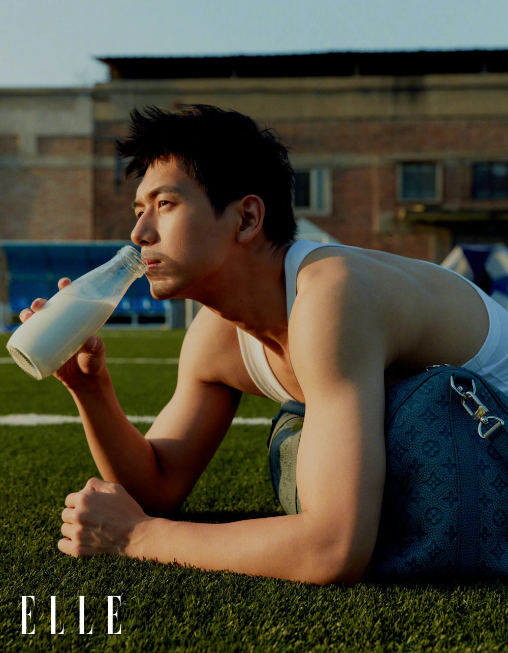 2年没作品还能解锁9大杂志封面,李现咋成了时尚界新宠儿?-腾讯新闻