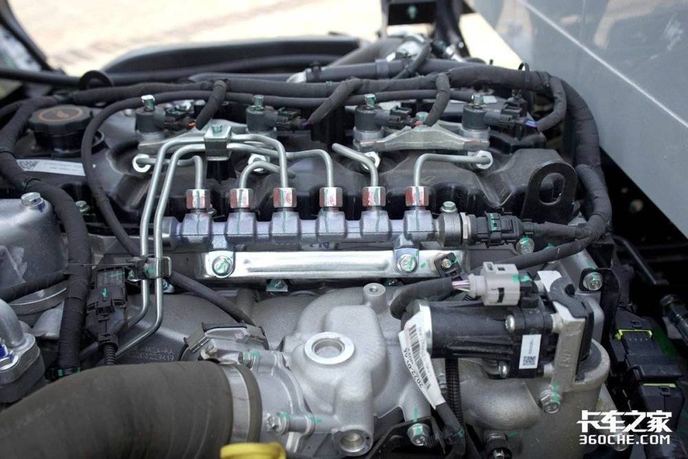 493发动机外,全新凯运也可以选择动力更强劲的腾豹4d25以及4d30发动机