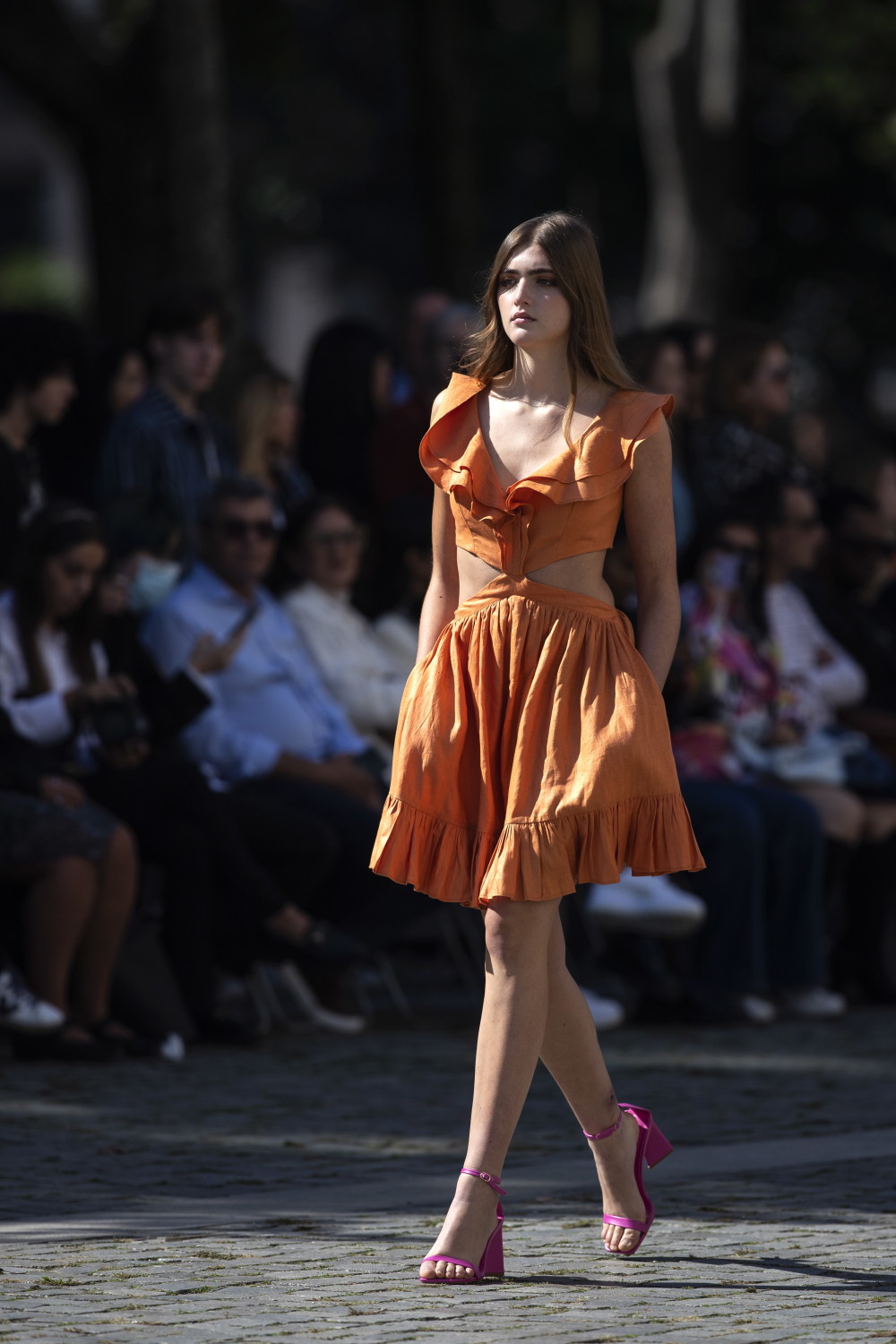 波尔图举行的第50届葡萄牙时装秀上展示katty xiomara品牌的新款服装