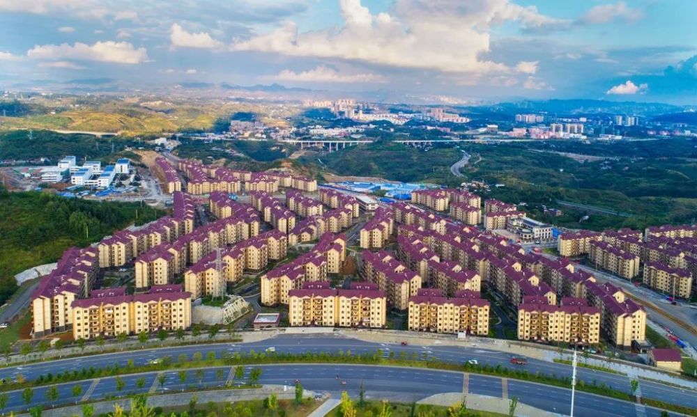 幸福小镇  吴建华 摄七星关春色  刘  勇 摄礼赞新时代让我们朝气蓬勃