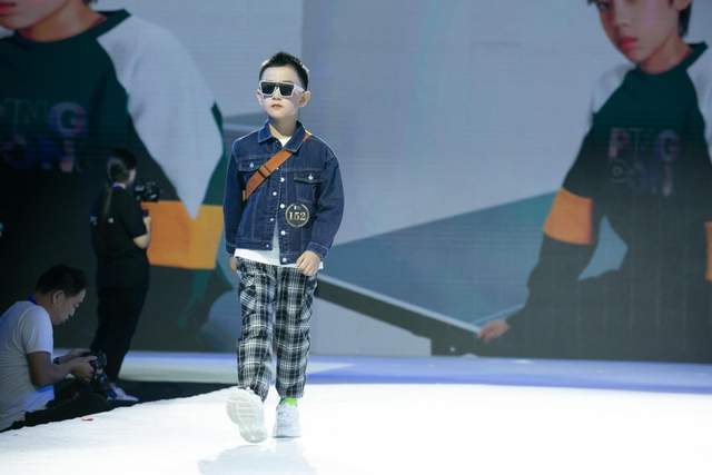 2022 FASHION WEEK 少儿时尚盛典小主持—印一然(图8)
