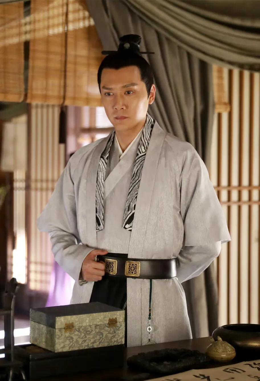 冯绍峰灼灼风流出演美强惨被指老了搭景甜不像cp像父女