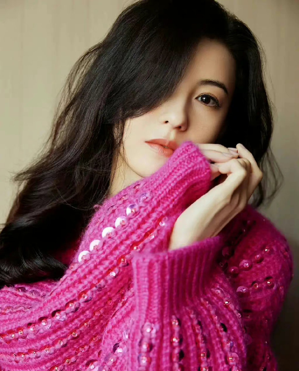 42岁张柏芝把火龙果穿在身,美如初恋,不愧是不老女神啊!