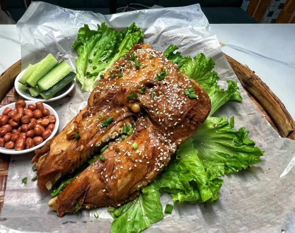 9元享【鸿运当头猪头骨簸箕宴套餐】猪头骨一份 花生一份 青瓜一份