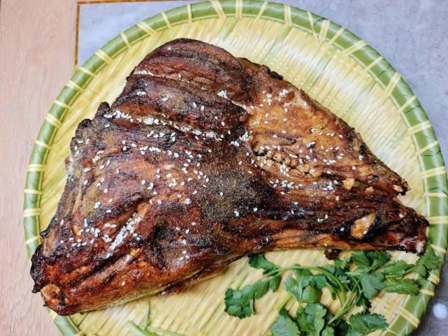 9元享门市价134元【宵夜】碳烤猪头骨(半边),蒜蓉烤生蚝 一打,手工