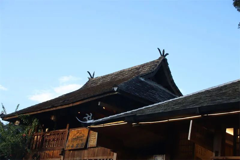 一天一点普洱2521千年布朗族古寨里有一家75号客栈