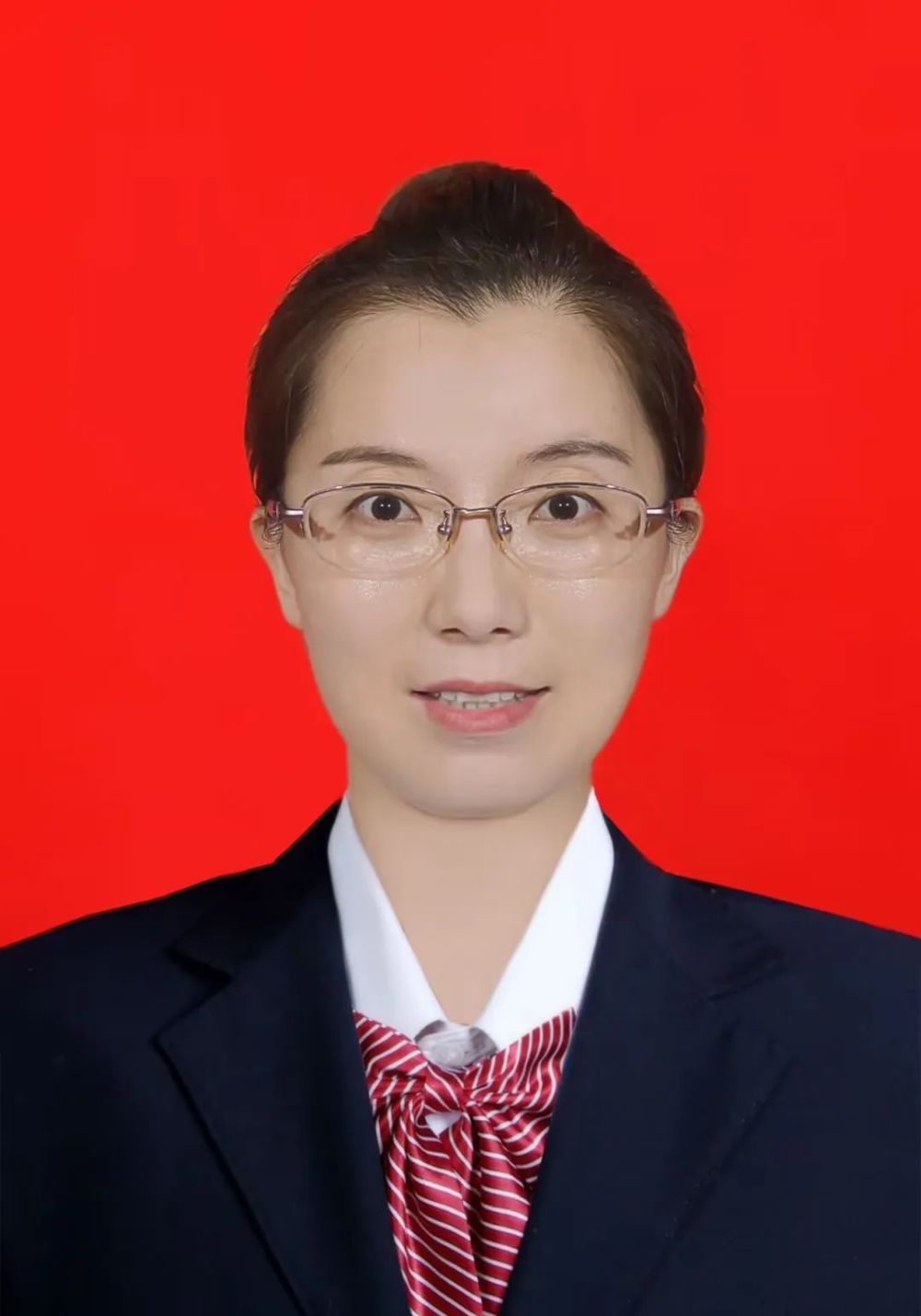 李若男,女,汉族,1990年5月出生,2013年参加工作,现任崇信县妇幼保健院