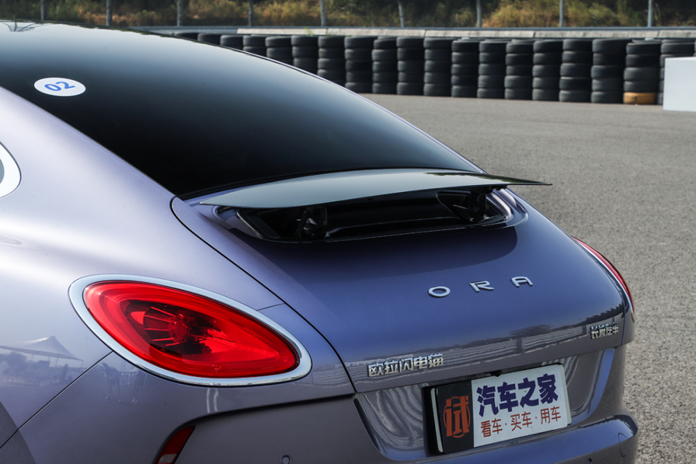 无框车门 电动尾翼!4.3秒破百!回头率不输保时捷?