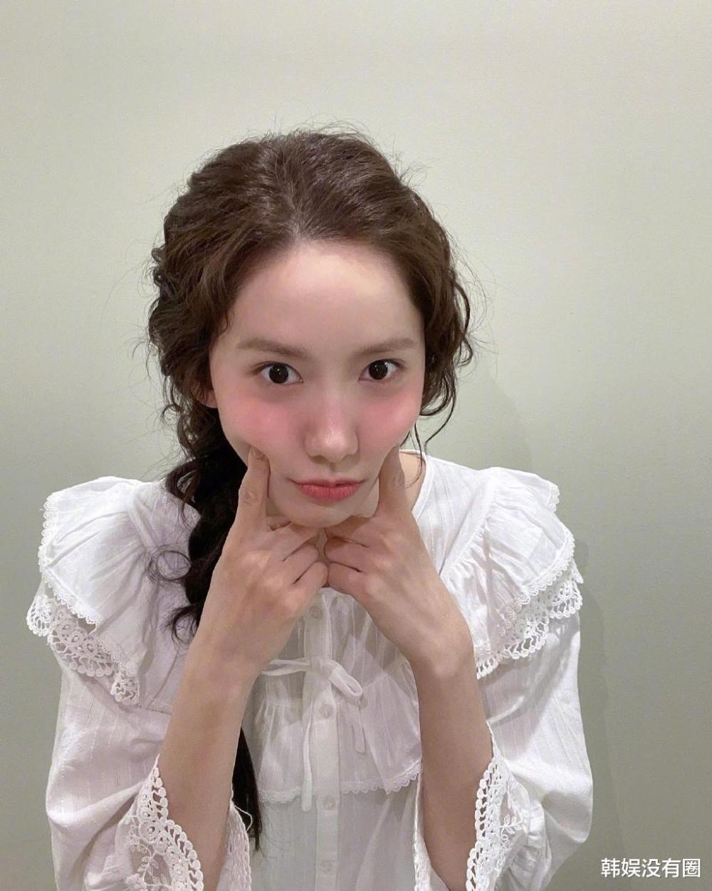 是人偶吧少女时代林允儿晒可爱私照不愧是女团的视觉c位啊