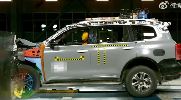 有大梁就是豪横 坦克500碰撞测试:完美通过所有项目_腾讯新闻