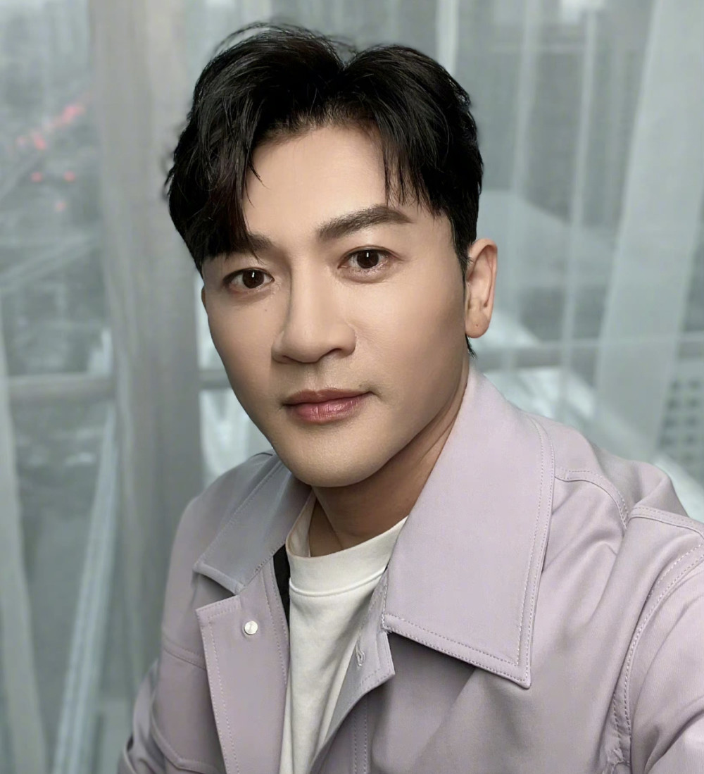 苏有朋又拿第一!出道30年解锁多个身份,重回舞台热度依旧-腾讯新闻