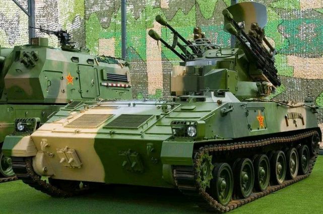 其中,95式和04a式,都使用了4门单管25毫米高射炮,新型625系统则是使用