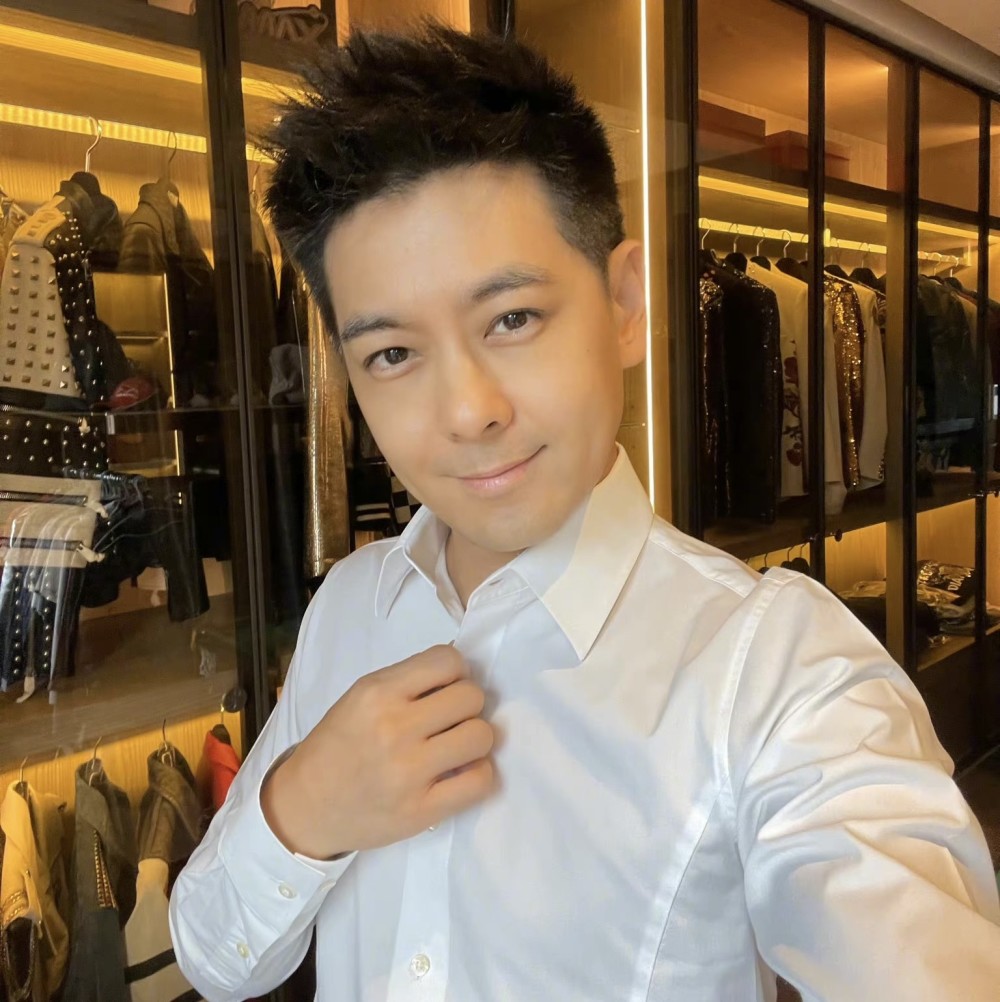 林志颖车祸后首次露面,48岁出道30年,保住"不老男神"称号