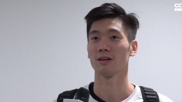 直播吧10月16日讯 cba常规赛,深圳91-90险胜广东,赛后,深圳球员白昊天