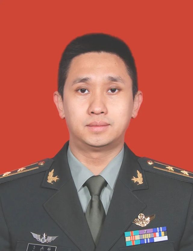 学院学员17张帅伟第71集团军某旅技师18张景勇第74集团军某旅技师兼驾