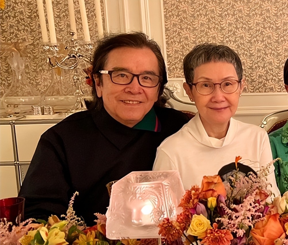 老戏骨豪宅宴客!姜大卫洪金宝前妻齐聚,水晶摆满屋价值上千万