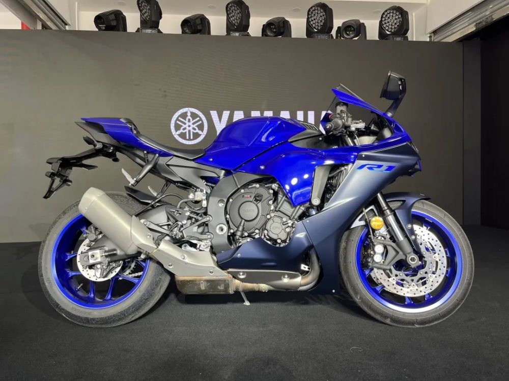 谜语人放大招雅马哈公升跑车新款yzfr1r1m国内发售售价2298万元起