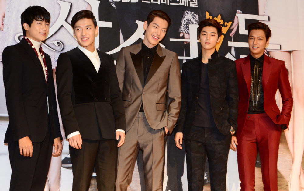 金宇彬,郑秀晶晒合照神互动重现往日荣光,网友:梦回继承者们