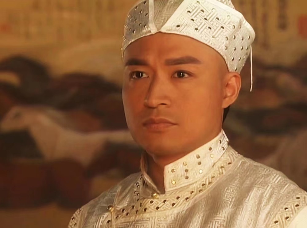 《孝庄秘史》多尔衮让皇位给顺治:看似为玉儿,实为一箭三雕的谋略