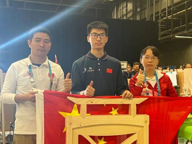 上海鲁班夺得2022世界技能大赛精细木工项目金牌