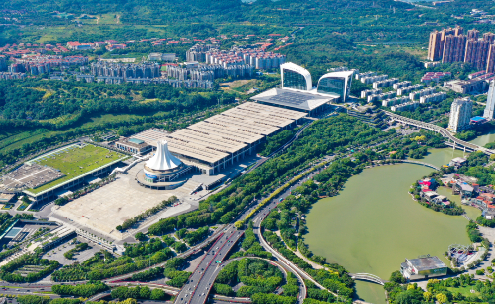在南宁,同样拥有不少地标性建筑,它们既是历史的象征,也是时代的标志