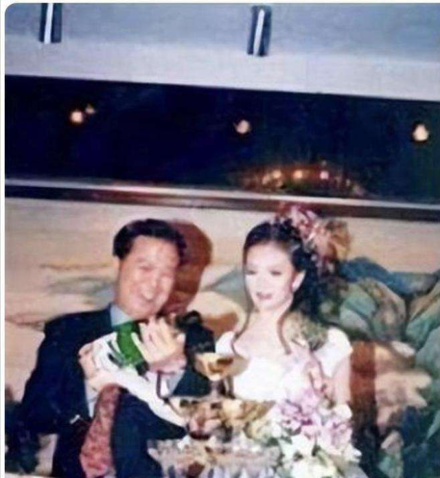“晴格格夫婿”王志才太神秘：从百亿身价到限制消费，怎么了_腾讯新闻