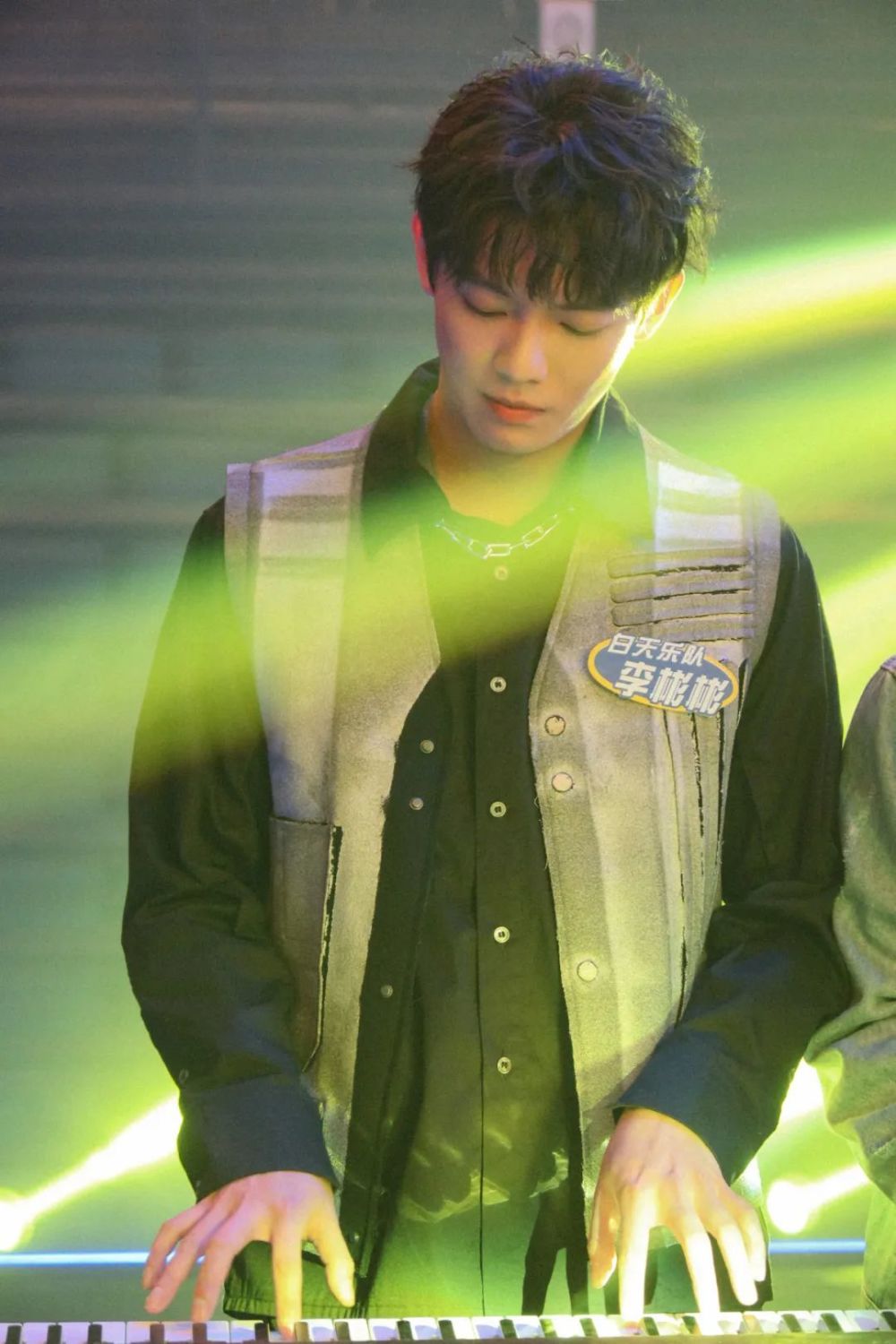 专访《摇滚狂花》李逸男:摇滚吧!青春,梦想,热血……_腾讯新闻