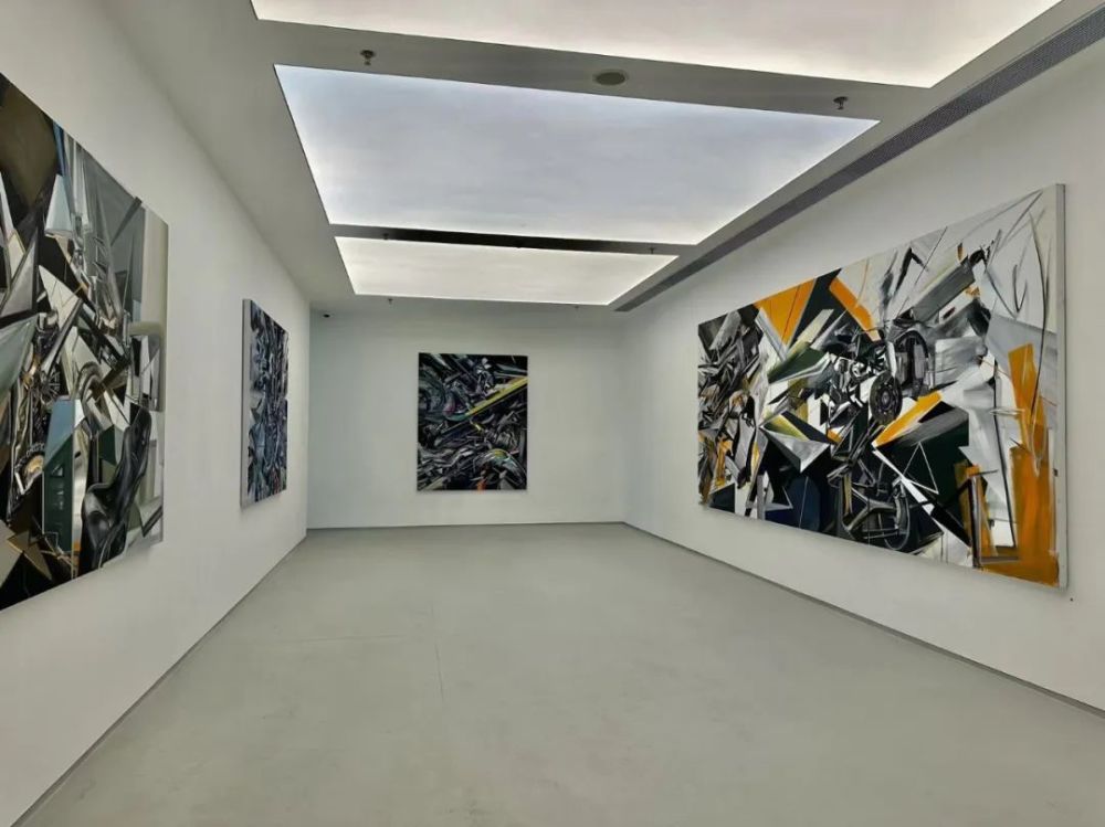 广东当代艺术中心新展夜帘星光迭奏