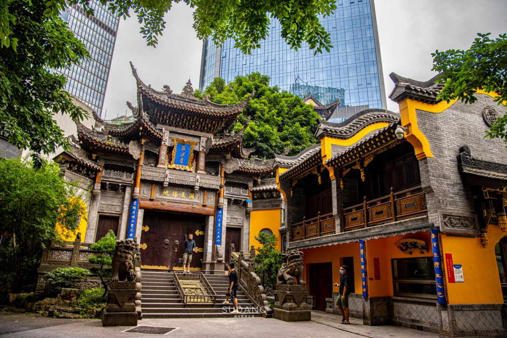 重庆的这座寺庙,始建于北宋,据说就跟上海静安寺一样寸土寸金
