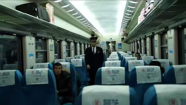 k1136次旅客列车,是从青岛站始发,终到南宁站的,中途耗时41小时03分钟