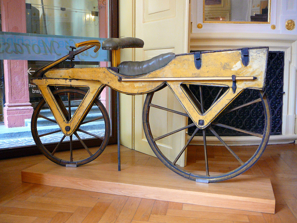 自行车发明后,19世纪的欧洲人为骑行疯狂