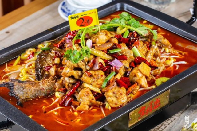 89元吃哈街鱼蛙恋3人餐:2斤牛蛙 烤鱼 多种配菜等