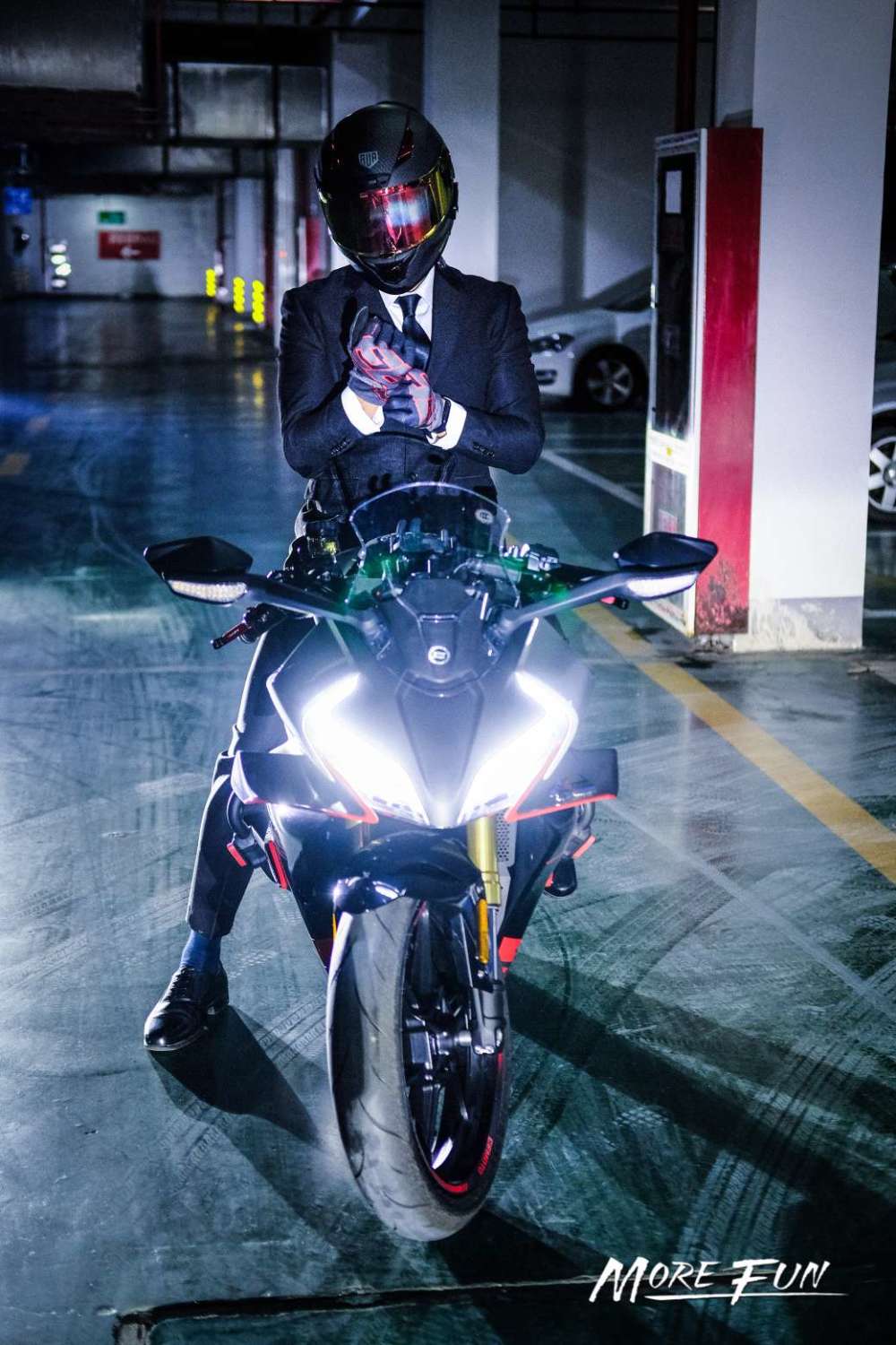 啥也不说了西装暴yyds期待与大家